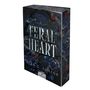 Text: "Feral Heart", "Hekates Fluch", "Roman", "Ella C. Schenk", "Vajosh". Dunkle Blumen und Äste im Hintergrund.
