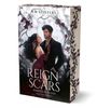 Buchtitel: "Reign of Scars: Marked by Blood". Illustration: Ein Paar in romantischer Pose, umgeben von Rosenranken.