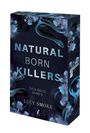 "NATURAL BORN KILLERS, SICK BOYS BAND 3" von Lucy Smoke. Dunkles Design mit blauen Schlangen und Disteln.