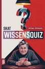 „SKAT WISSENSQUIZ“, „100 Fragen – 400 Antworten“. Illustration zeigt einen Mann mit Karten, großes Fragezeichen darüber.