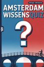 Titel: "AMSTERDAM WISSENSQUIZ". Text: "100 Fragen - 400 Antworten". Illustration: Brücke mit Radfahrer und riesiges Fragezeichen.