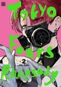 Grüner Text: "Tokyo Fears Rhapsody". Darunter "2 Akira Sugito". Illustration: Person mit rotem Haar und Maske, pinker Hintergrund.