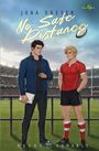 „No Safe Distance“ und „Rugby Romance“. Zwei Männer im Stadion: einer im Anzug, der andere im Rugby-Trikot.