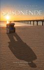 „Unter Freundinnen. Saisonende. Marcel Richtsteiger. Roman.“ Ein Strandkorb im Sand, Pier und Sonnenuntergang.