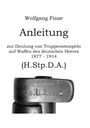 "Anleitung, Wolfgang Finze, Deutung von Truppenstempeln 1877-1914 (H.Stp.D.A.). Nahaufnahme eines Metallteils."