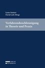 "Verfahrensbeschleunigung in Theorie und Praxis" von Lyane Sautner und David Leeb (Hrsg), blauer Hintergrund.