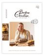 „Backen mit Christina“, Ausgabe Nr. 35, Herbst 2026. Eine lächelnde Frau sitzt vor Kuchen auf einem Tisch.