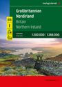 Großbritannien Nordirland Autoatlas. Landschaft mit See, grüne Hügel, Steinmauer, Holzleiter.