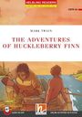 Titel: The Adventures of Huckleberry Finn. Illustration: Zwei Personen am Fluss sitzend, Blick aufs Wasser.