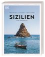 „Sizilien: Eine Augenreise“ von Irène Verlaque, Laura Jalbert, Sarah Balhadrère. Boote vor einem Felsen im Meer.