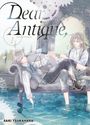 "Dear Antique, 1" steht in großer, eleganter Schrift. Zwei Personen mit langen Haaren sitzen in einer idyllischen, fantasievollen Szene.