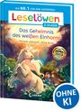 "Leselöwen", "Das Geheimnis des weißen Einhorns". Illustration: Ein Einhorn und zwei Kinder im Wald, Logo "OHNE KI".