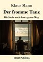 "Klaus Mann, Der fromme Tanz, Die Suche nach dem eigenen Weg, HOFENBERG. Eine Person sitzt am Schreibtisch vor offenem Fenster mit Meerblick."