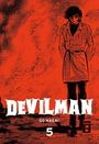 „DEVILMAN 5“ von Go Nagai. Eine Person in einem Mantel, vor einem intensiven orangefarbenen Hintergrund.