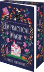 Schriftzug: "Impractical Magic", "Kein Zauber ist so verzwickt wie die Liebe ...". Illustration: Hexenhut, Blumen, Haus.