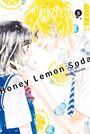 „Honey Lemon Soda“ von Mayu Murata. Ein blondhaariger Junge und ein Mädchen mit dunklen Haaren stehen nah beieinander.
