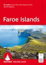 "50 walks across the wild islands of the North Atlantic. Faroe Islands. ROTHER WALKING GUIDE." Küstenlandschaft mit Klippen.