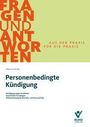 "Fragen und Antworten" oben links in Orange, "Personenbedingte Kündigung" unten zentral, grünlicher Hintergrund.