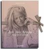 Der Text lautet: "NADJA SCHAER, Iris von Arnim, THE QUEEN OF CASHMERE, CALLWEY." Schwarz-weißes Porträt einer Frau mit langem Haar.