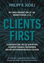 Text: "Philipp R. Juchli, Clients First, Leadership Code, KI-Kompetenz." Hintergrund: Dynamische Linien auf dunklem Grund.