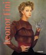 "Leonor Fini" links in Orange, "HIRMER" unten rechts. Frau in Brauntönen gekleidet, mit Handschuh.