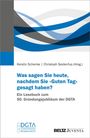 Titel: „Was sagen Sie heute, nachdem Sie ‚Guten Tag‘ gesagt haben?“ Gestalt: Wellenmuster links, Logo DGTA unten.