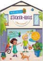 "MEIN LIEBSTES STICKER-HAUS – Mein Zuhause. Mit über 200 wiederablösbaren Stickern."  
Illustration: Zwei Kinder mit einem Hund vor einem Haus.