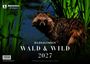 Texte: "BILDKALENDER WALD & WILD 2027", "Neumann Neudamm". Ein Marderhund steht in dichtem grünen Schilf am Wasser.
