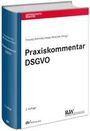 Das Bild zeigt das Buch "Praxiskommentar DSGVO". Es ist eine Hardcover-Ausgabe mit blauem Buchrücken.
