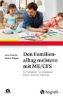 „Den Familienalltag meistern mit ME/CFS“ von Anne Ritschel und Verena Klingen. Vater und Kinder malen gemeinsam.