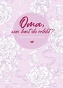 "Oma, was hast du erlebt? Erinnerungsalbum" steht in einem lila Kreis. Dahinter florale Illustrationen und Vögel in Pastelltönen.