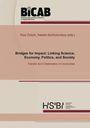 "Bridges for Impact: Linking Science, Economy, Politics, and Society" in schwarzer Schrift auf beigem Hintergrund.