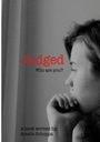 „Judged: Who are you?“ und „A book written by Amelie Schoppa“. Schwarz-Weiß-Profil einer nachdenklichen Frau.