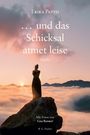 „Erika Pattis: ... und das Schicksal atmet leise. Novelle.“ Eine Frau auf einem Felsen, umgeben von Wolken im Sonnenuntergang.