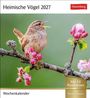 "Heimische Vögel 2027", Wochenkalender mit 53 Postkarten. Ein Vogel auf einem Ast mit rosa Blüten.