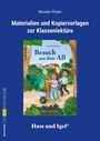 Mareike Pfister, Materialien zur Klassenlektüre, Besuch aus dem All. Illustration: Kinder mit Schubkarre und grünem Alien.