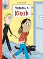 Text: "Hummus-Kiosk", "Andrea Karimé". Illustration: Zwei Personen und ein schwarzer Hund laufen auf dem Gehweg.