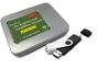 Metallbox mit Beschriftung: "Handbuch der Reptilien und Amphibien Europas auf USB-Stick". Daneben ein USB-Stick.
