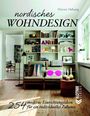 "Nordisches Wohndesign" von Marion Hellweg, 254 moderne Einrichtungsideen. Wohnzimmer mit Regal, Sofa und Holzboden.
