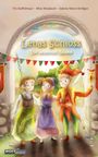 „Lenas Schloss: Die beseelten Bäume“. Drei Kinder in mittelalterlicher Kleidung, ein fröhlicher, bunter Torbogen.
