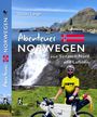 Abenteuer NORWEGEN von Süd nach Nord und Lofoten. Ein Fahrradfahrer vor Wasserfall und Bergen.