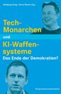 Text: "Tech-Monarchen und KI-Waffensysteme: Das Ende der Demokratien?" Zwei Männer lächeln auf blauem Hintergrund.