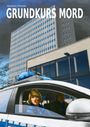 "Vanessa Drossel GRUNDKURS MORD." Illustration: Ein Polizei-Auto vor Wolkenkratzer, Frau am Steuer, Mann daneben.