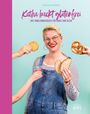„Katha backt glutenfrei – das Familienbackbuch für Groß und Klein“ von Katharina Bölter. Frau mit Backwaren.