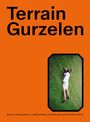 "Terrain Gurzelen" in großen schwarzen Buchstaben auf orangefarbenem Hintergrund, Person liegt auf grünem Rasen.