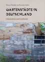 "Gartenstädte in Deutschland: Lebensreform und Gesellschaft" steht über einer Mauer aus Natursteinen mit einem kleinen Fenster.