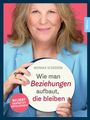 Text: "MONIKA SCHEDDIN - Wie man Beziehungen aufbaut, die bleiben. Beliebt, vernetzt, erfolgreich. Allitera."  
Eine lächelnde Frau in einem blauen Blazer hält ein Schild.