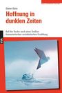 „Hoffnung in dunklen Zeiten“ von Dieter Klein, mit einem geometrischen Origami-Vogel über Wasser.