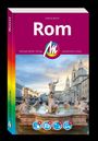 "Rom" von Sabine Becht. Michael Müller Verlag, authentisch reisen. Foto: Brunnen auf einem historischen Platz.