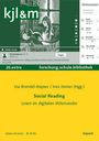 kjl&m. 26.extra. forschung.schule.bibliothek. Social Reading. Eine Person liest mit einer Katze im Hintergrund.